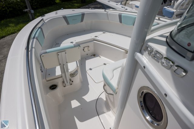 New 2023  powered Robalo Boat for sale